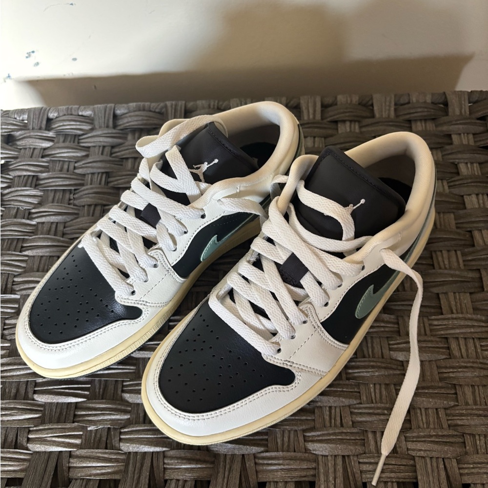 Nike Women's Air Jordan 1 Low 'Jade Smoke'